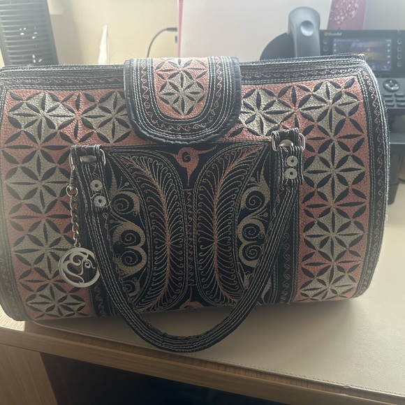 Banda Bag: Gusi Mini Weekender Bag - Picture 4 of 9